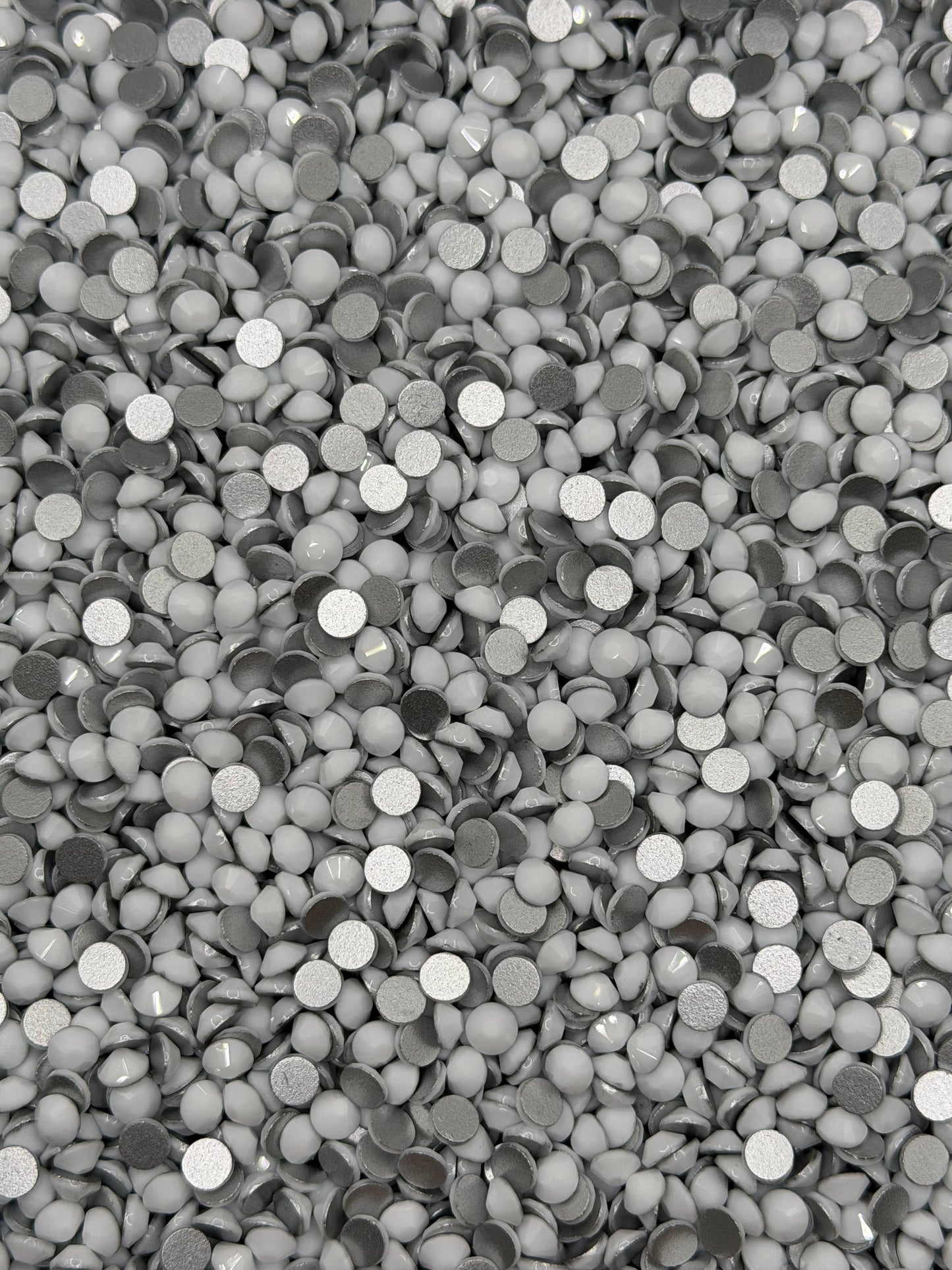 Oslo White — Glass Rhinestones