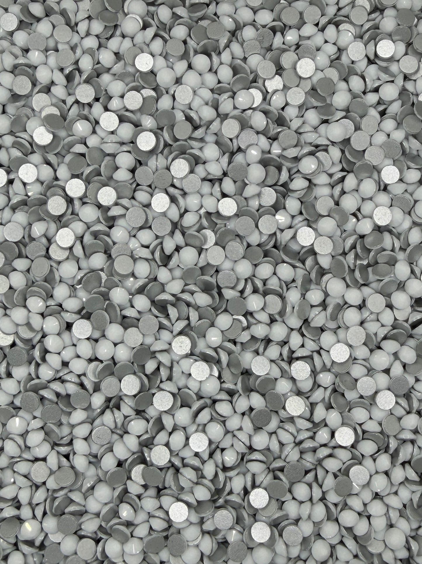 Oslo White — Glass Rhinestones