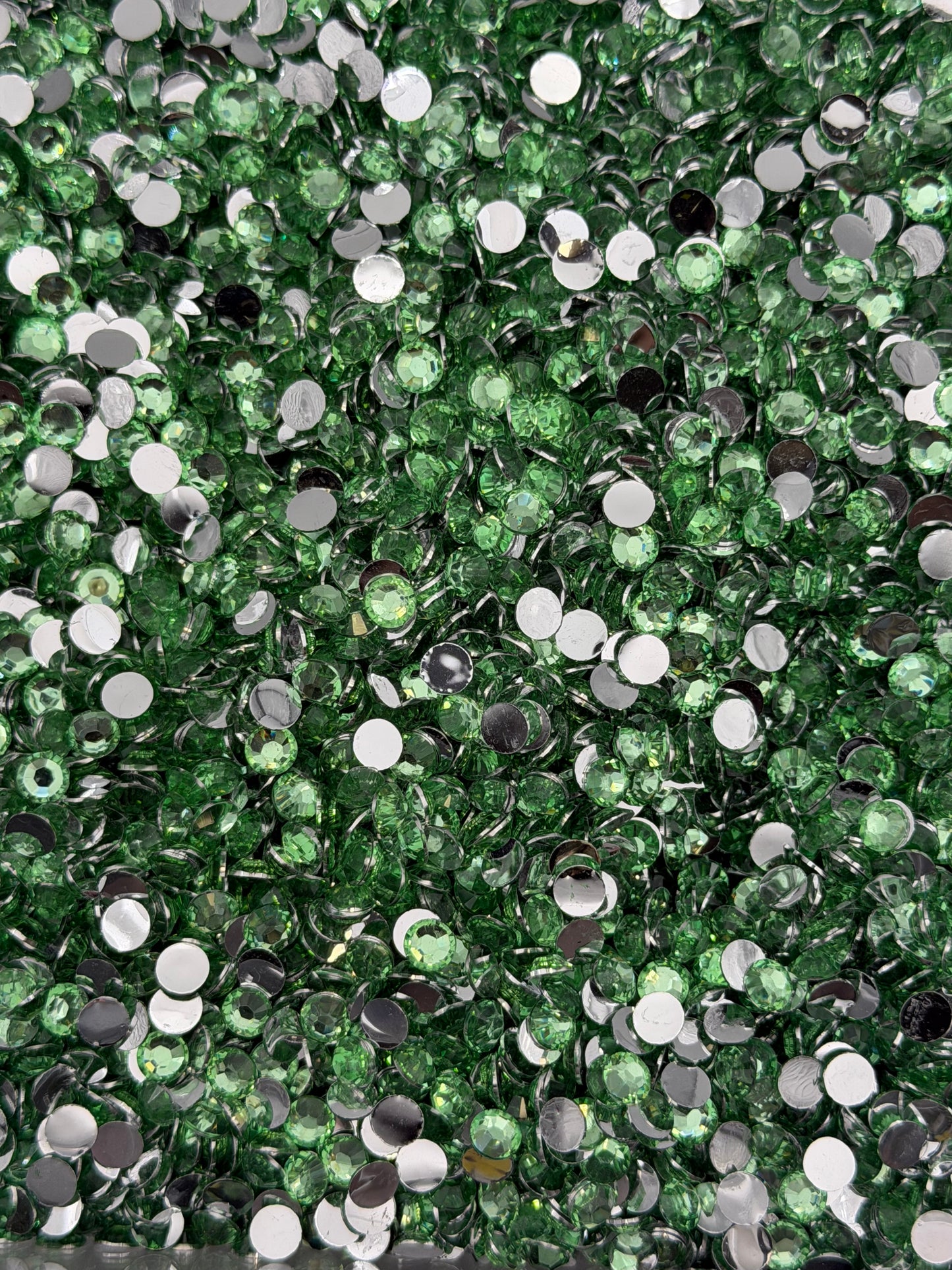 Hanoi Light Green — Resin Rhinestones